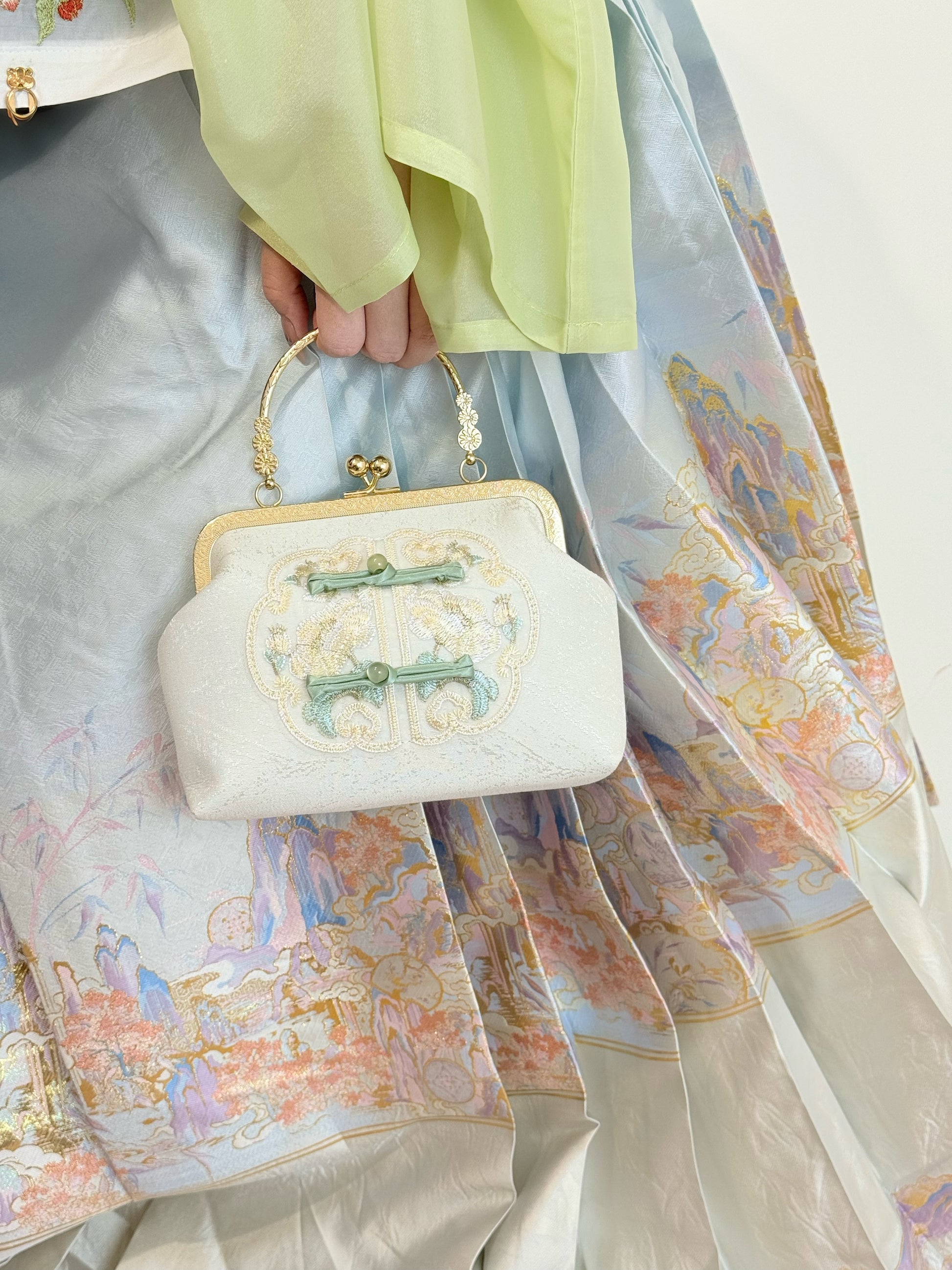 Jade Orchid Embroidery Clasp Handbag
