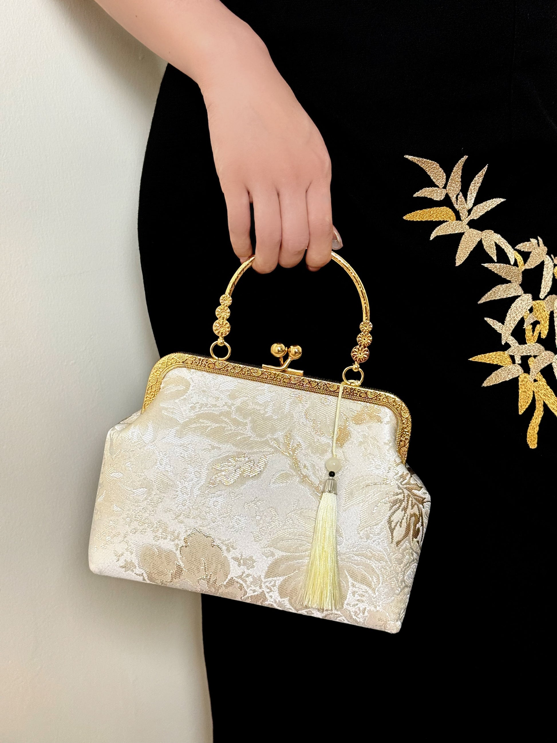 Gilded Intertwined Branch Jacquard Handbag