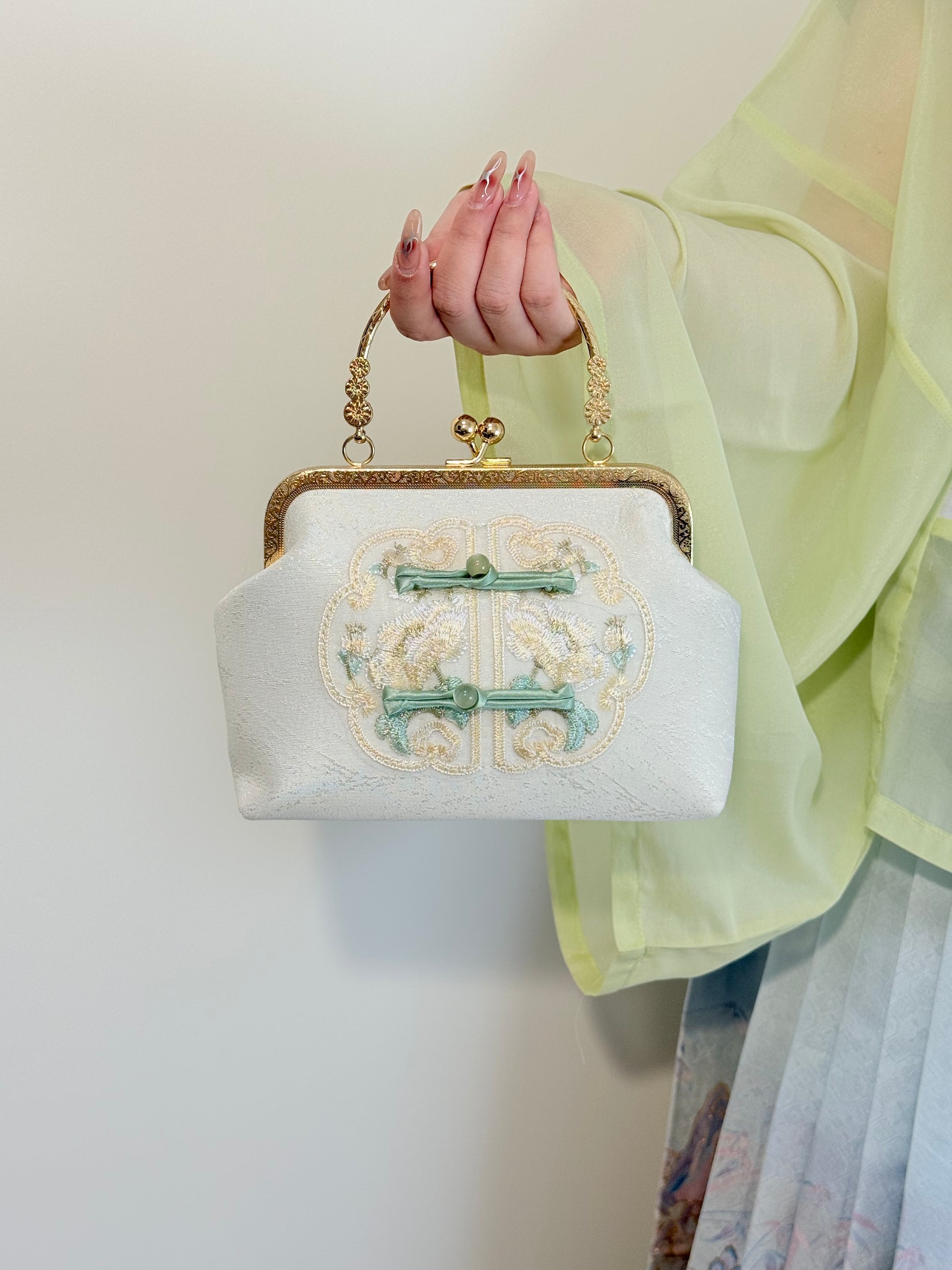 Jade Orchid Embroidery Clasp Handbag