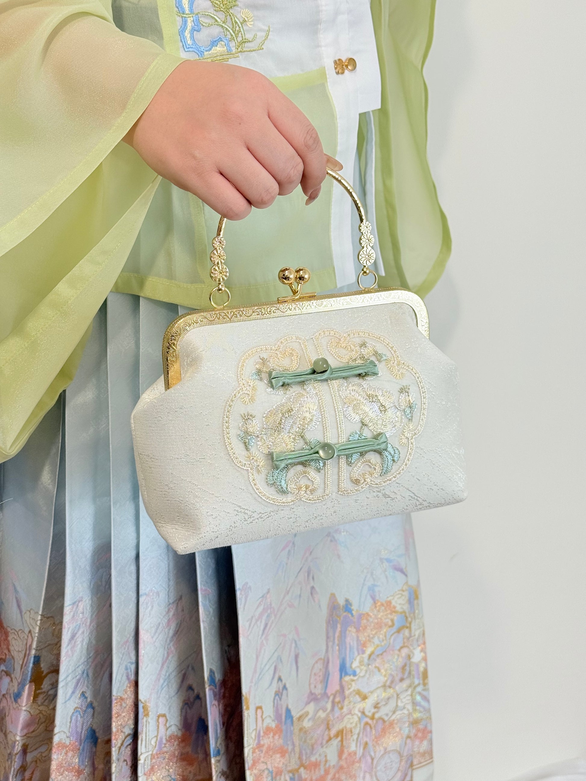 Jade Orchid Embroidery Clasp Handbag