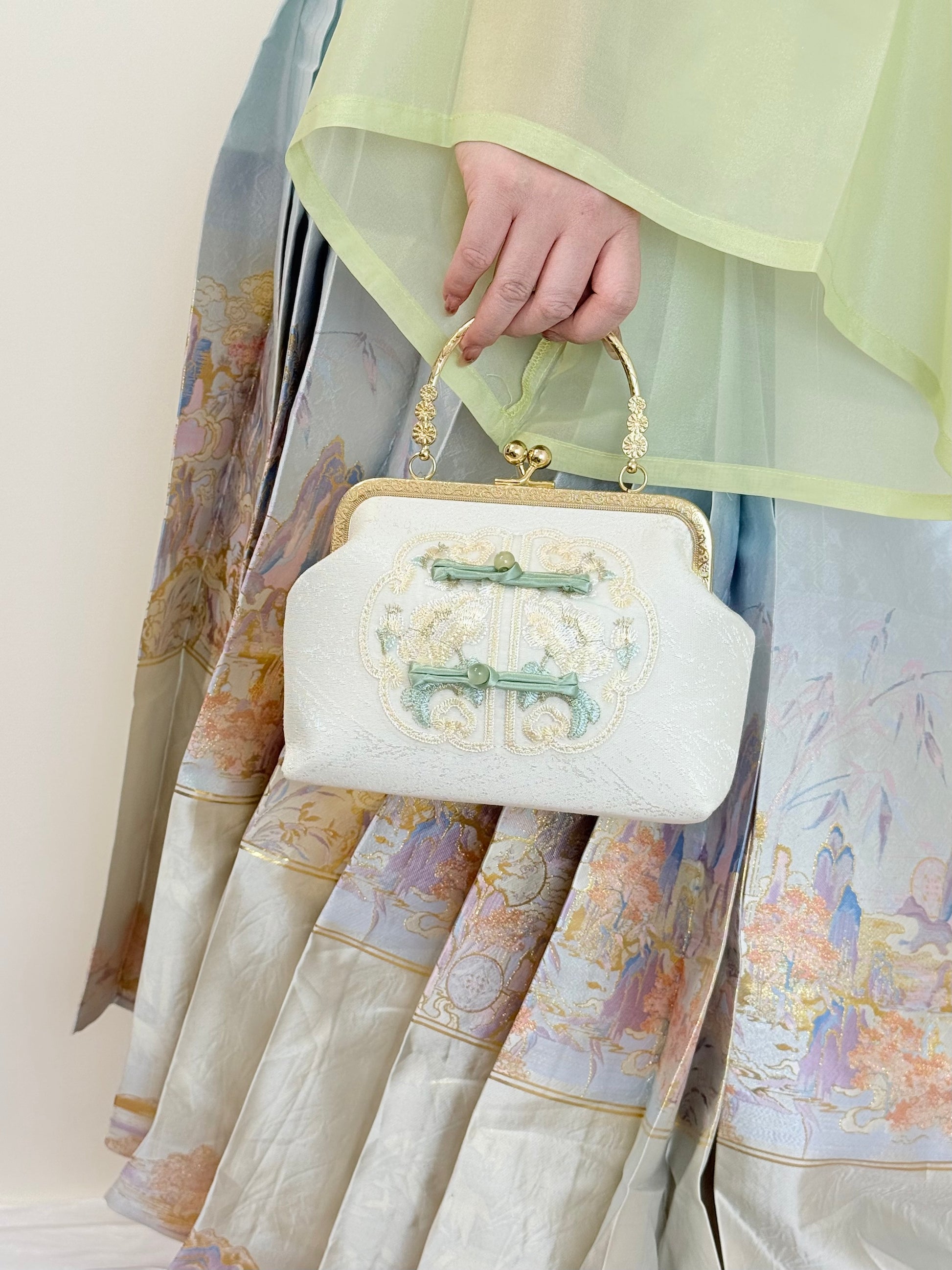 Jade Orchid Embroidery Clasp Handbag