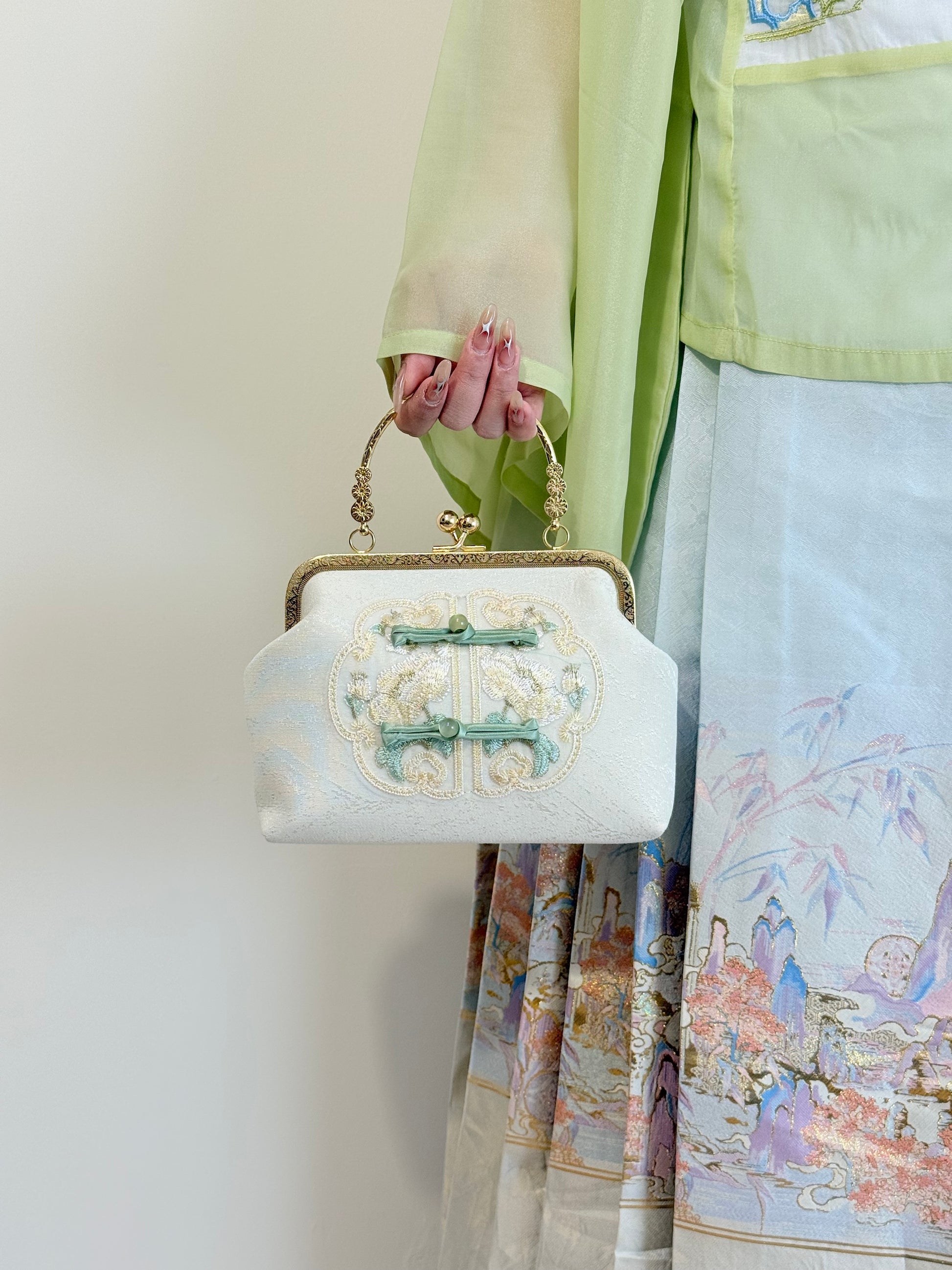 Jade Orchid Embroidery Clasp Handbag
