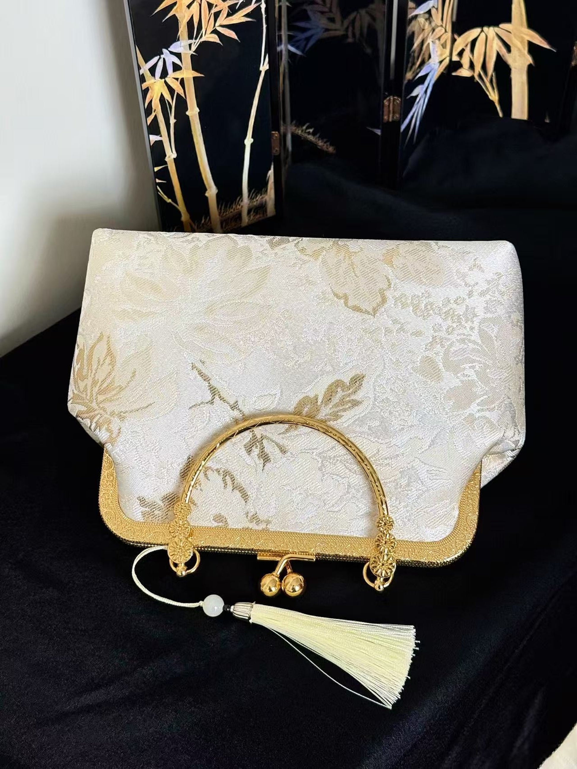 Gilded Intertwined Branch Jacquard Handbag